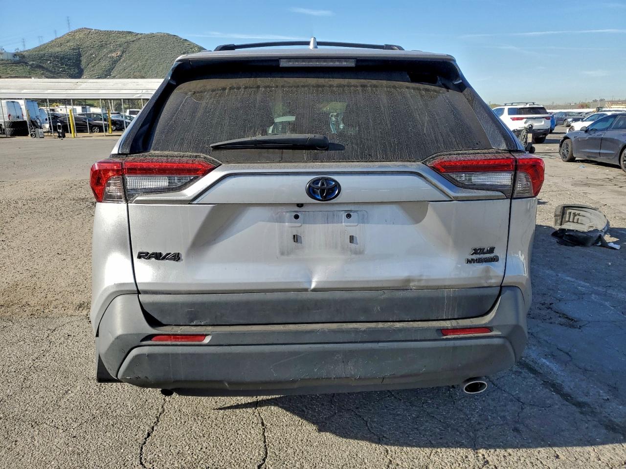 2024 TOYOTA RAV4 XLE photo 6