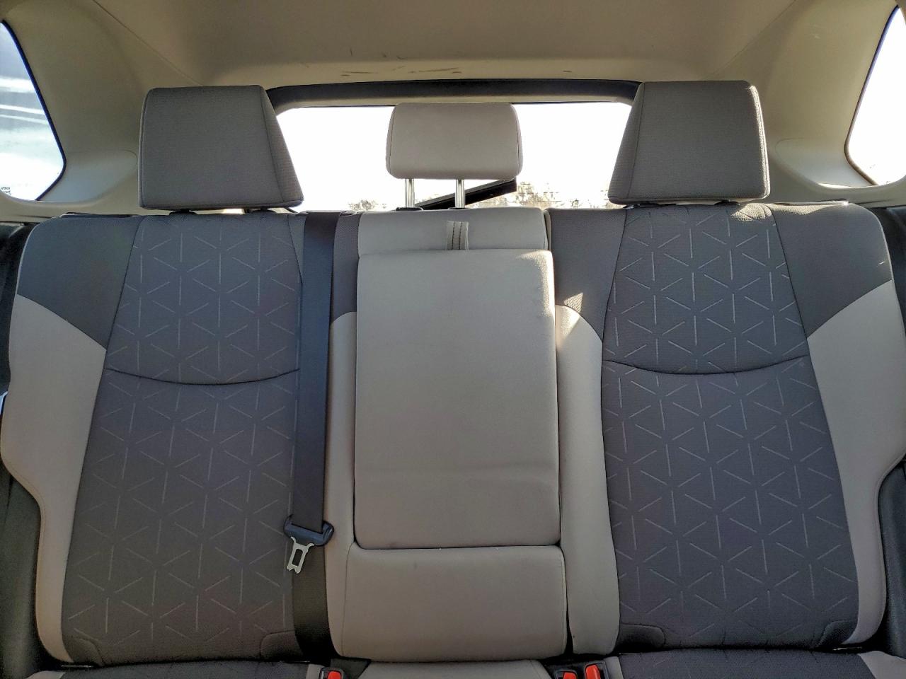 2024 TOYOTA RAV4 XLE photo 10