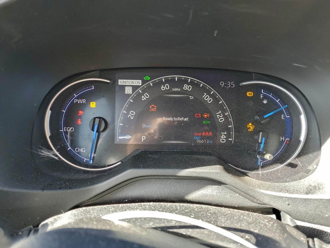 2024 TOYOTA RAV4 XLE photo 9