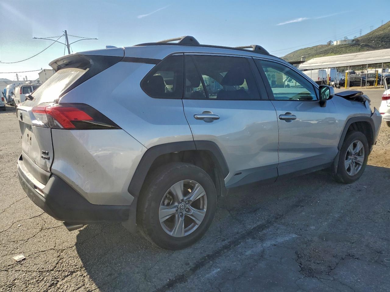 2024 TOYOTA RAV4 XLE photo 3