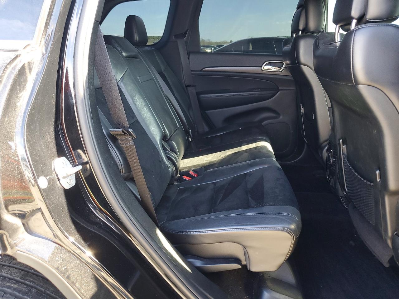 2018 JEEP GRAND CHEROKEE LAREDO photo 19