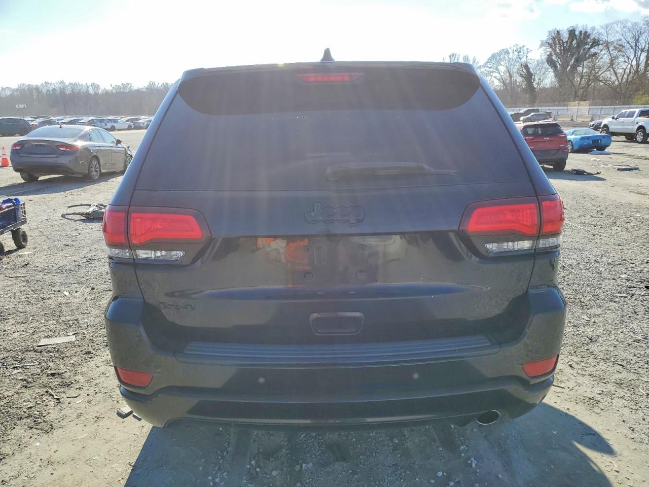 2018 JEEP GRAND CHEROKEE LAREDO photo 11