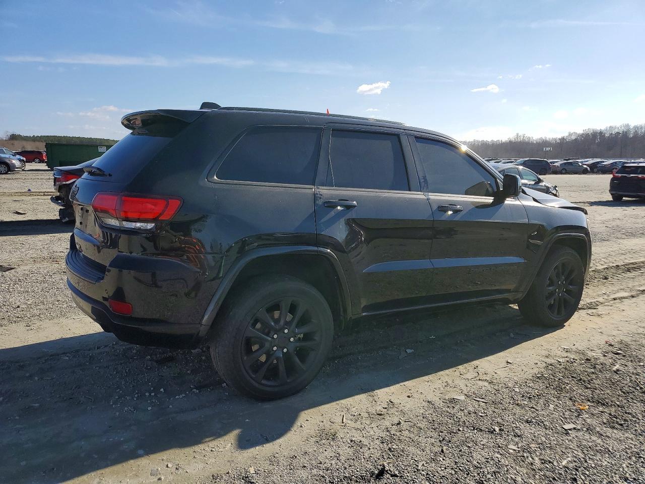 2018 JEEP GRAND CHEROKEE LAREDO photo 5