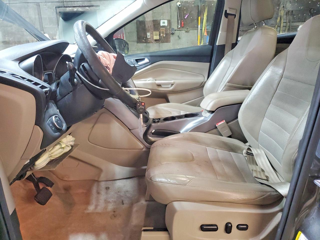 2016 FORD ESCAPE SE photo 19