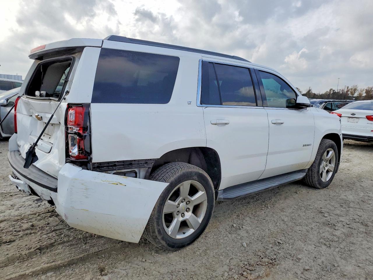 2015 CHEVROLET TAHOE C1500 LT photo 3