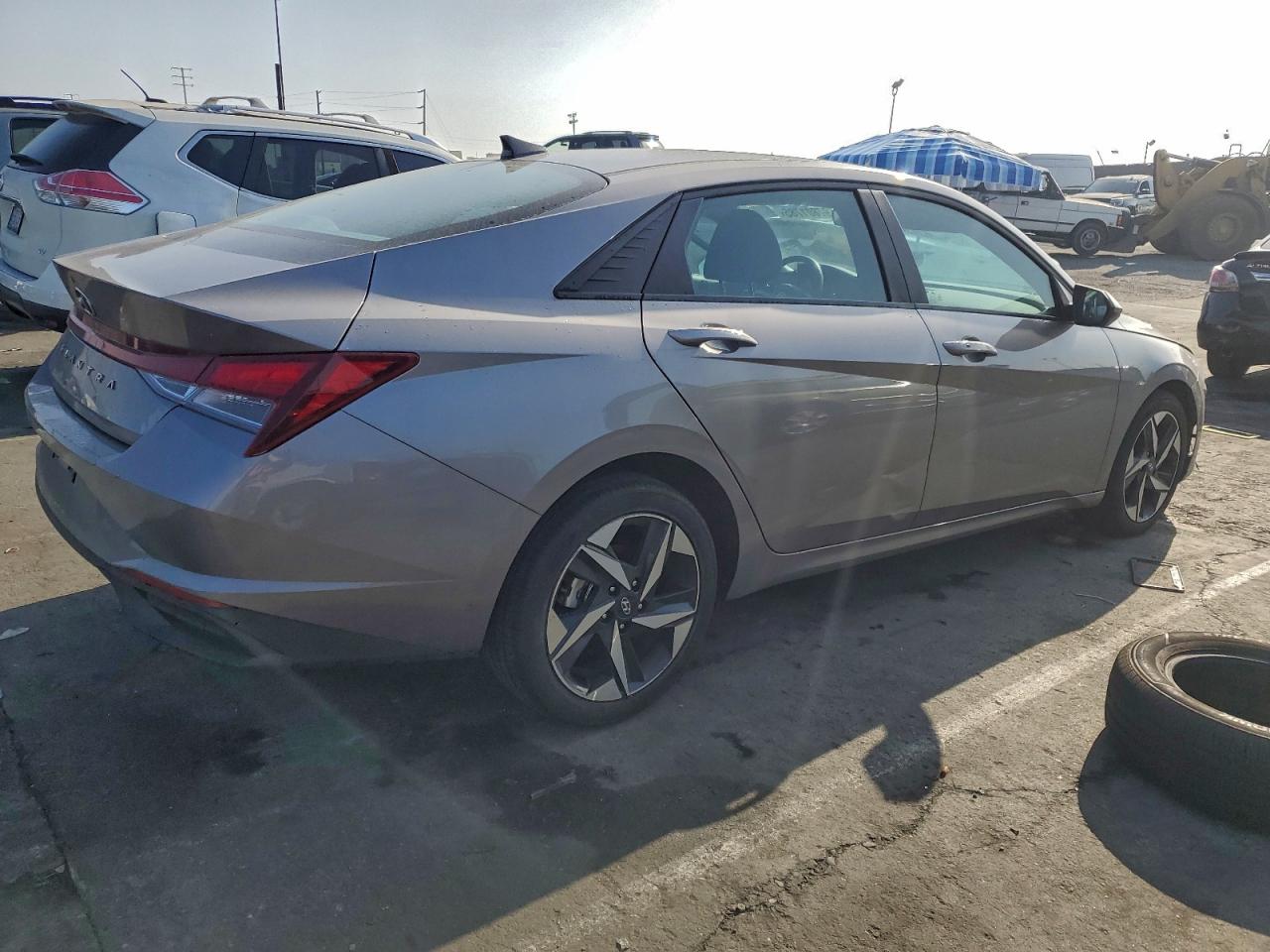 2023 HYUNDAI ELANTRA SEL photo 3