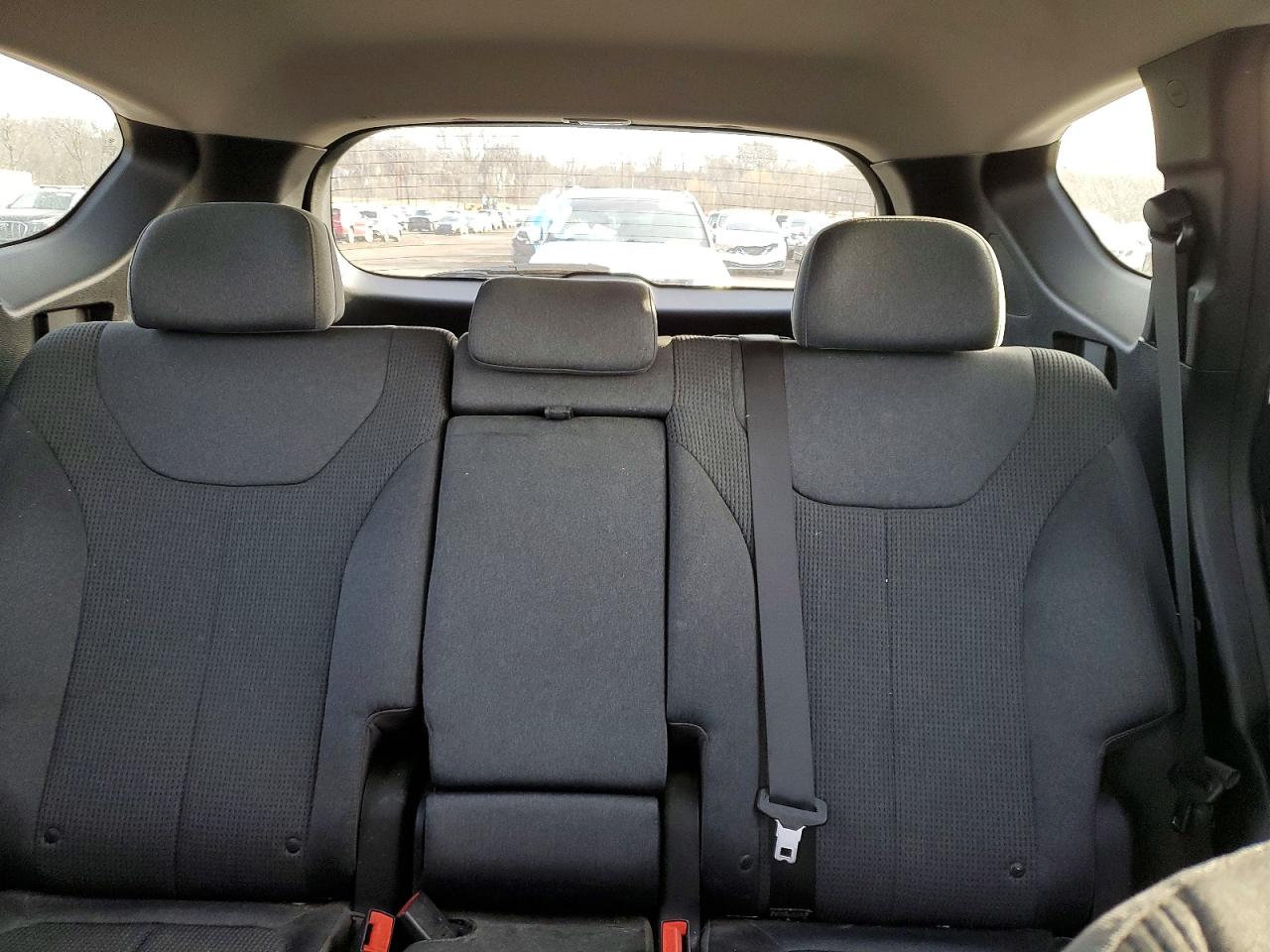 2019 HYUNDAI SANTA FE SE photo 10
