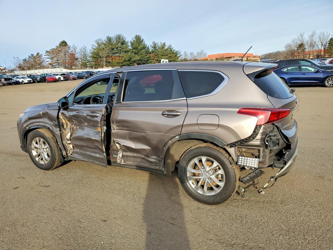 2019 HYUNDAI SANTA FE SE photo 2
