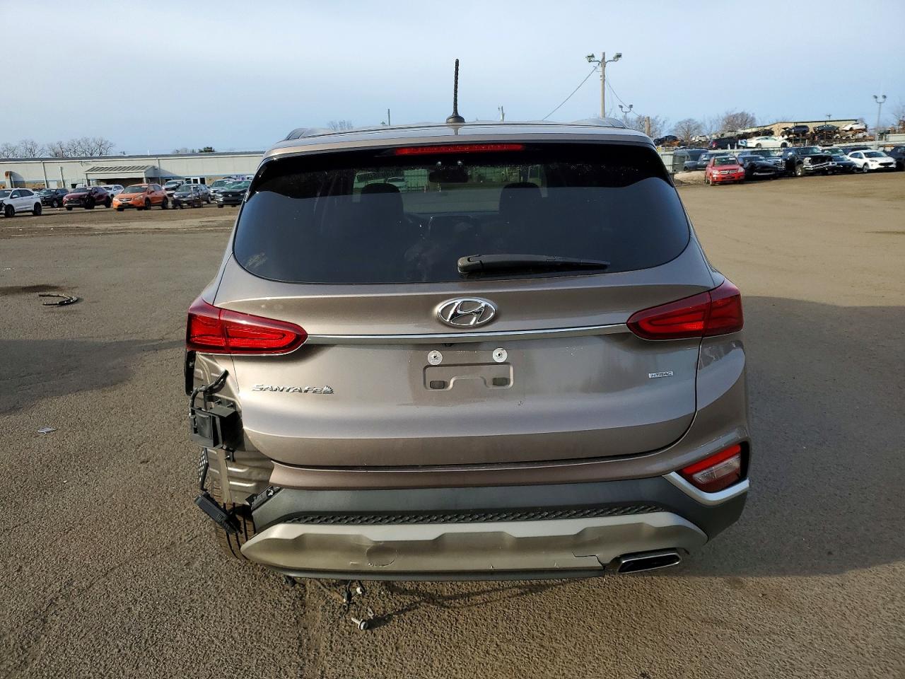 2019 HYUNDAI SANTA FE SE photo 6