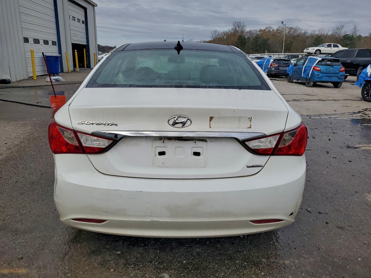 2013 HYUNDAI SONATA SE photo 6