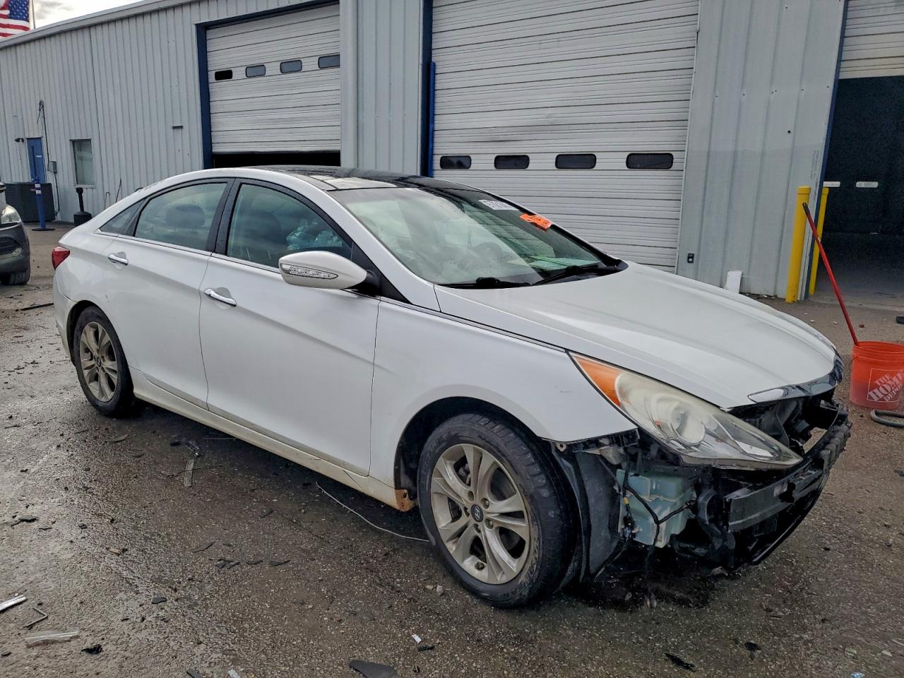 2013 HYUNDAI SONATA SE photo 4