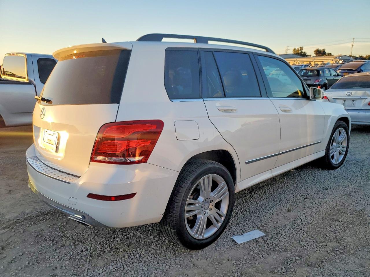 2015 MERCEDES-BENZ GLK 350 photo 3