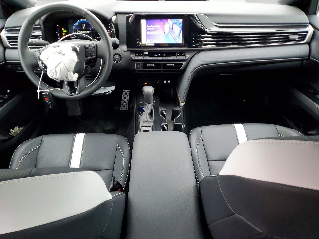 2025 TOYOTA CAMRY XSE photo 8