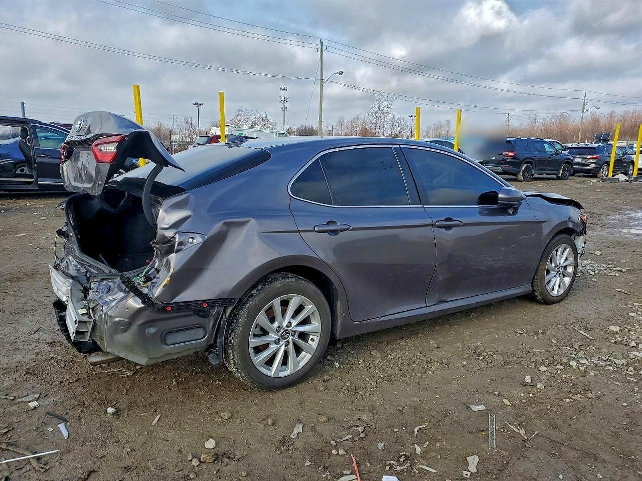 2023 TOYOTA CAMRY LE photo 3