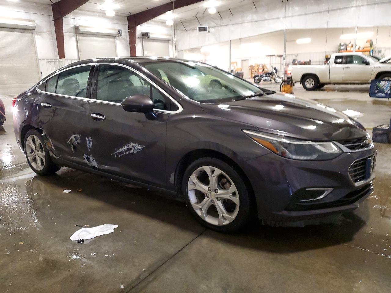 2017 CHEVROLET CRUZE PREMIER photo 4