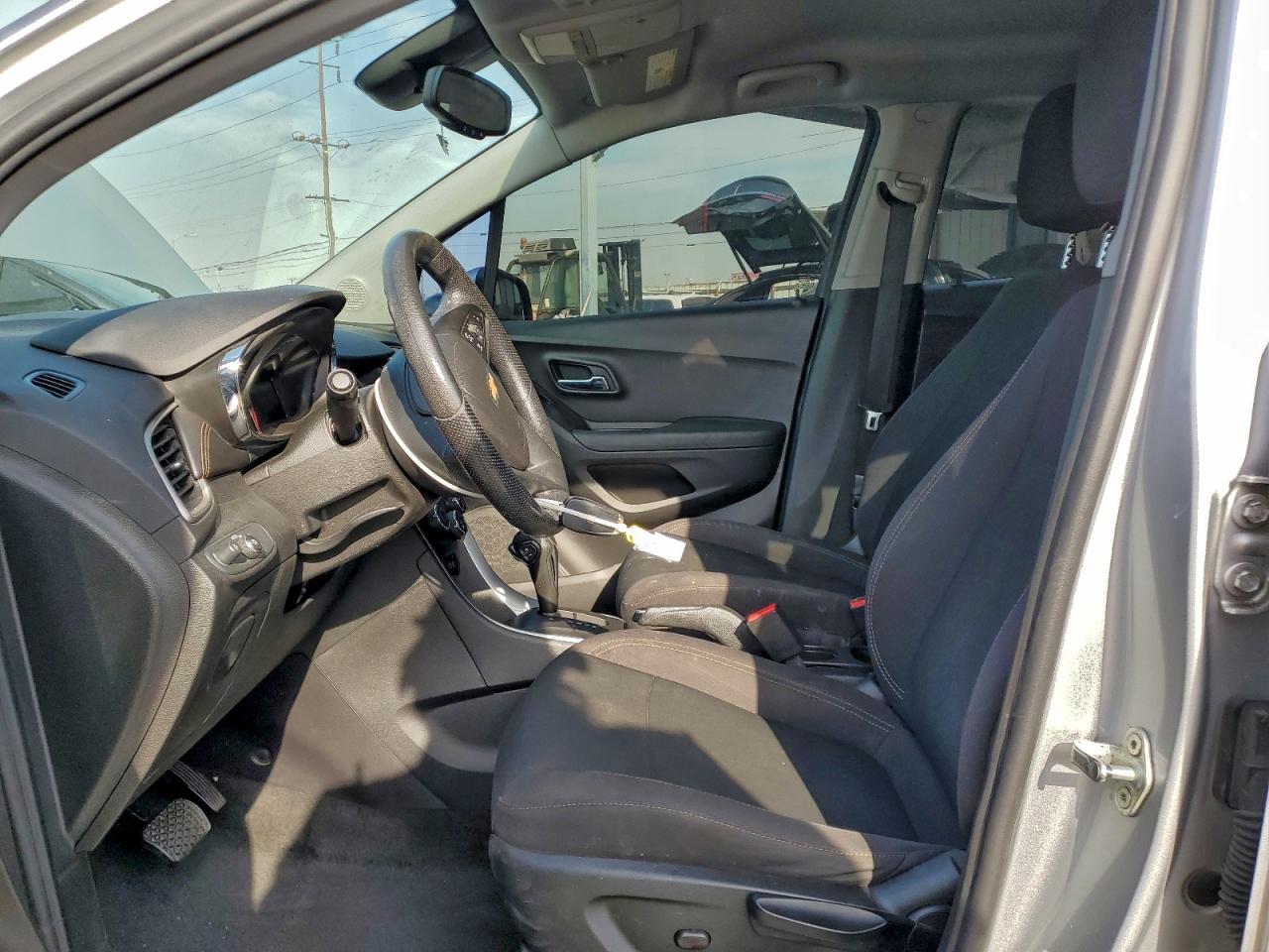 2019 CHEVROLET TRAX LS photo 7