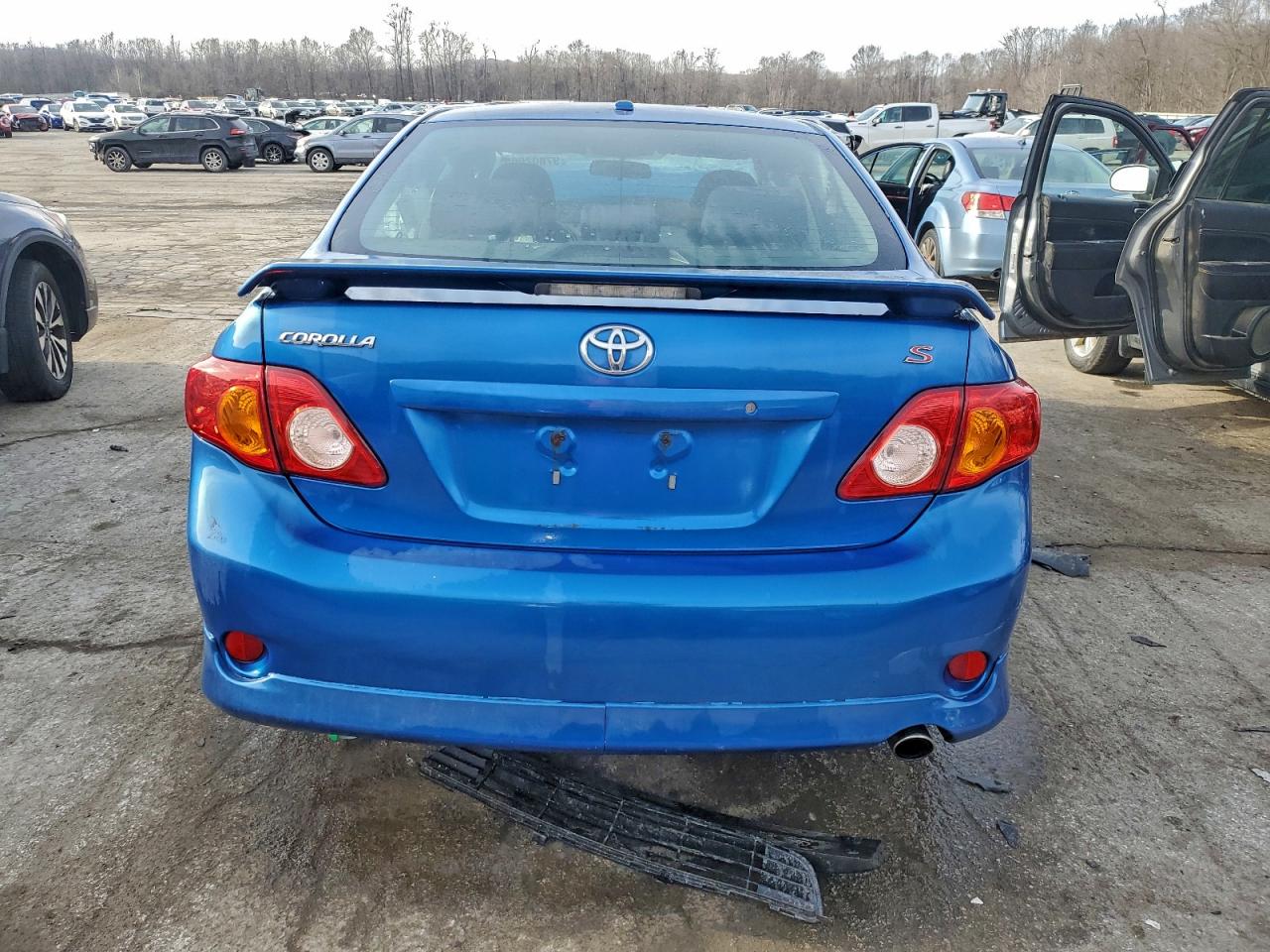 2010 TOYOTA COROLLA S photo 11