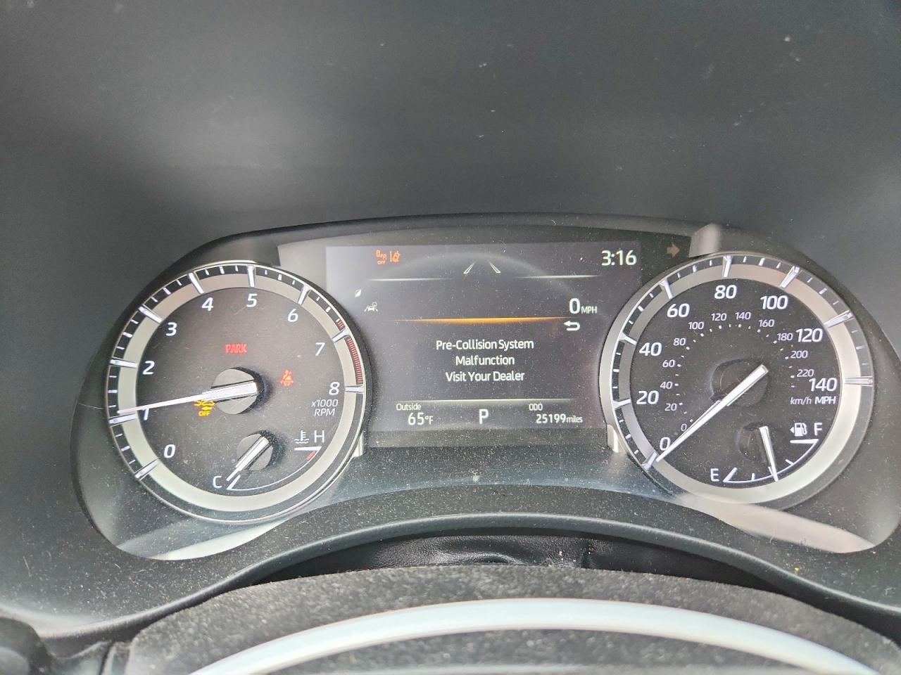 2022 TOYOTA HIGHLANDER XLE photo 9