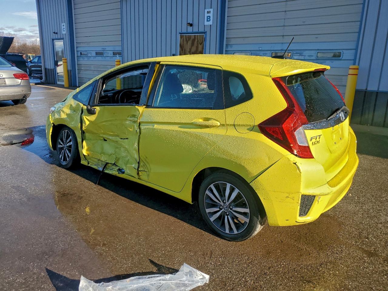 2015 HONDA FIT EX photo 2