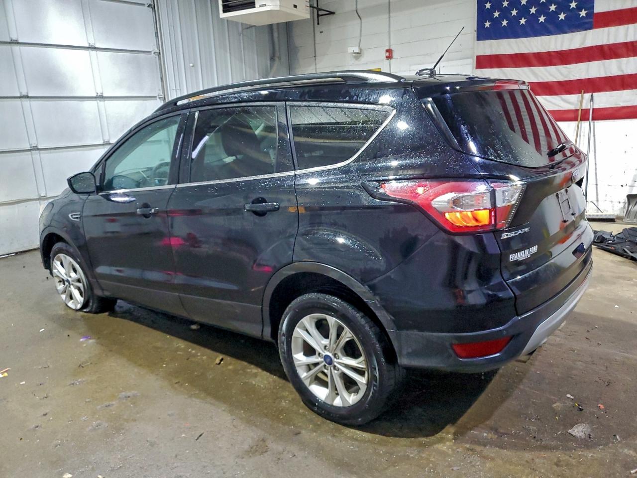 2017 FORD ESCAPE SE photo 2
