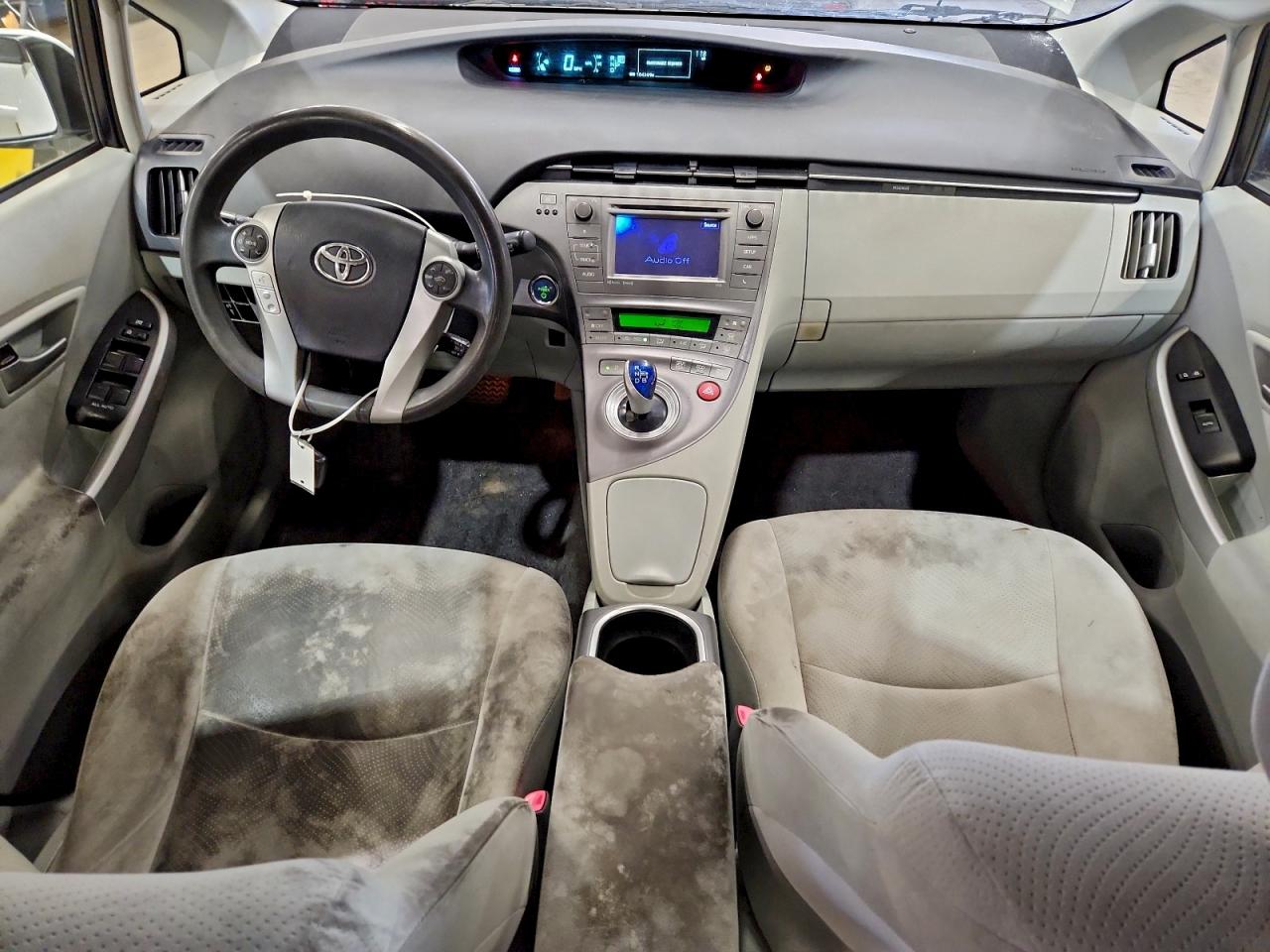 2013 TOYOTA PRIUS photo 8