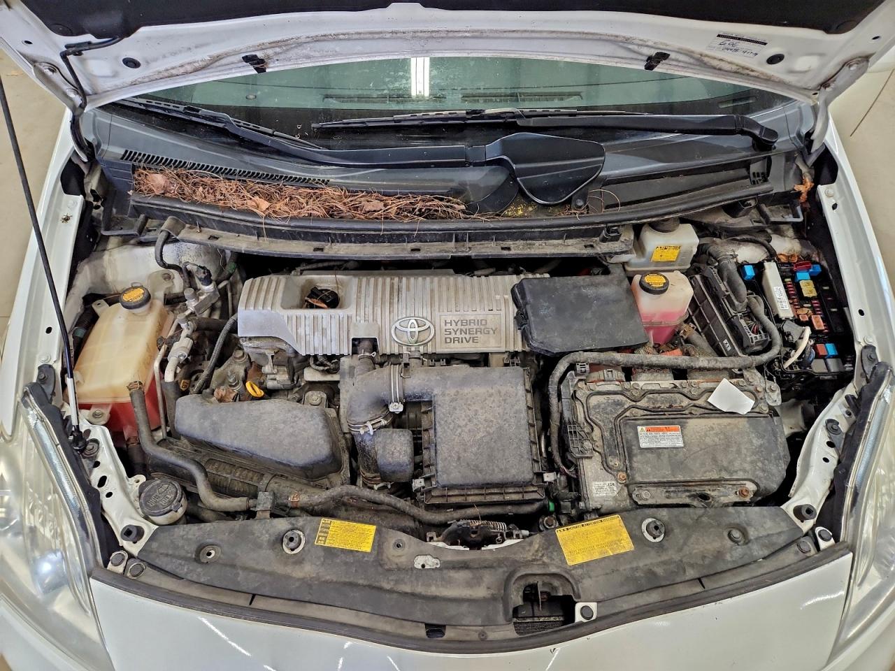 2013 TOYOTA PRIUS photo 11