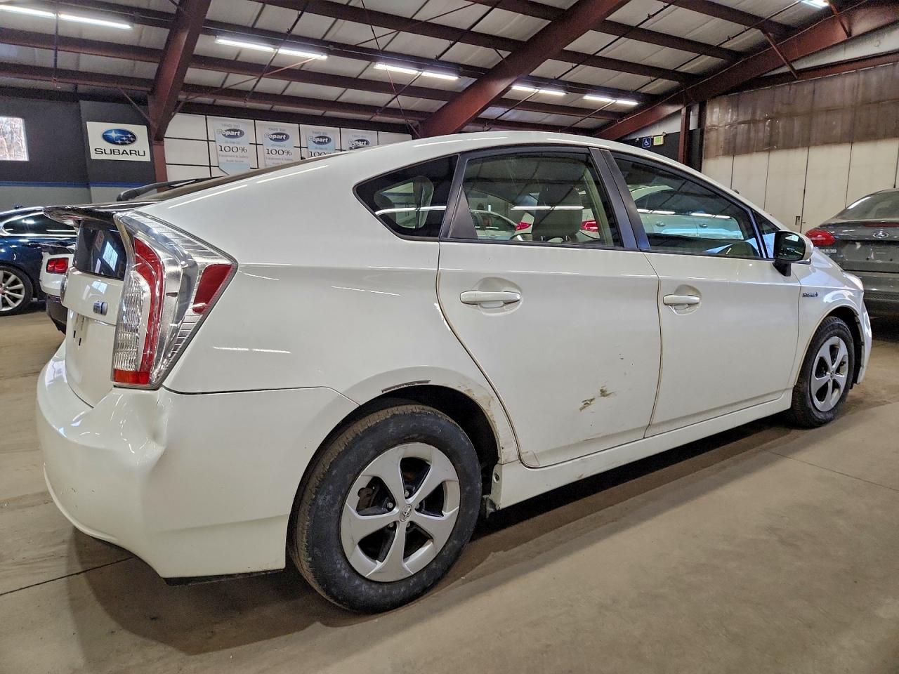 2013 TOYOTA PRIUS photo 3