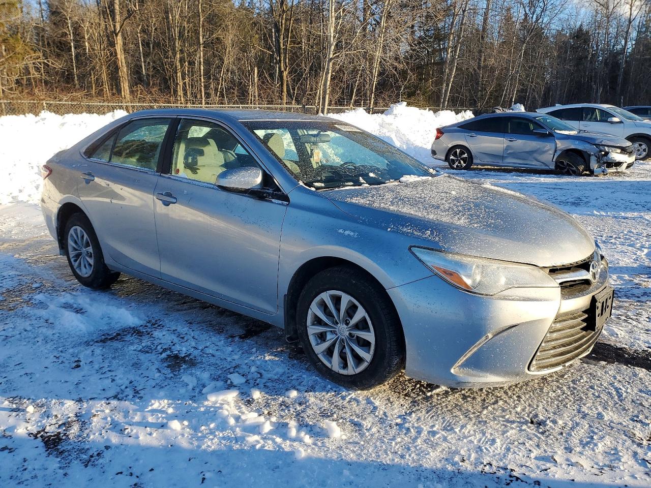 2015 TOYOTA CAMRY LE photo 4