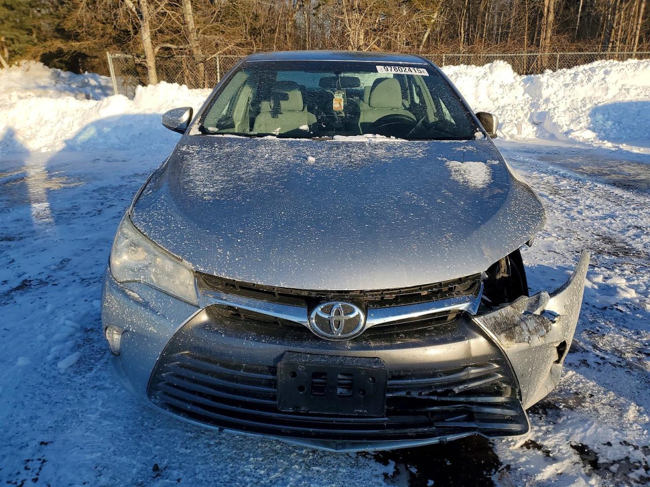 2015 TOYOTA CAMRY LE photo 5