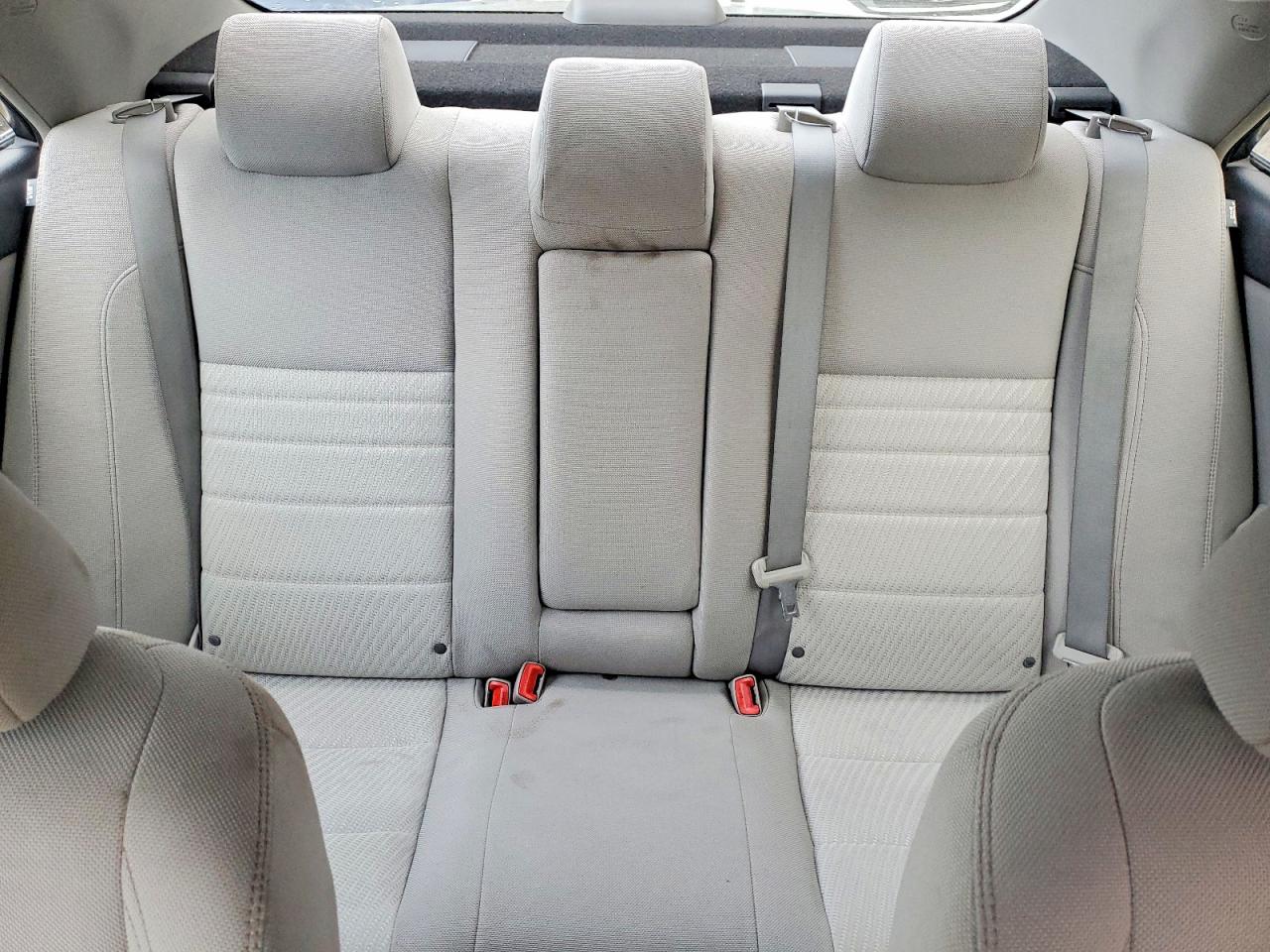 2015 TOYOTA CAMRY LE photo 10