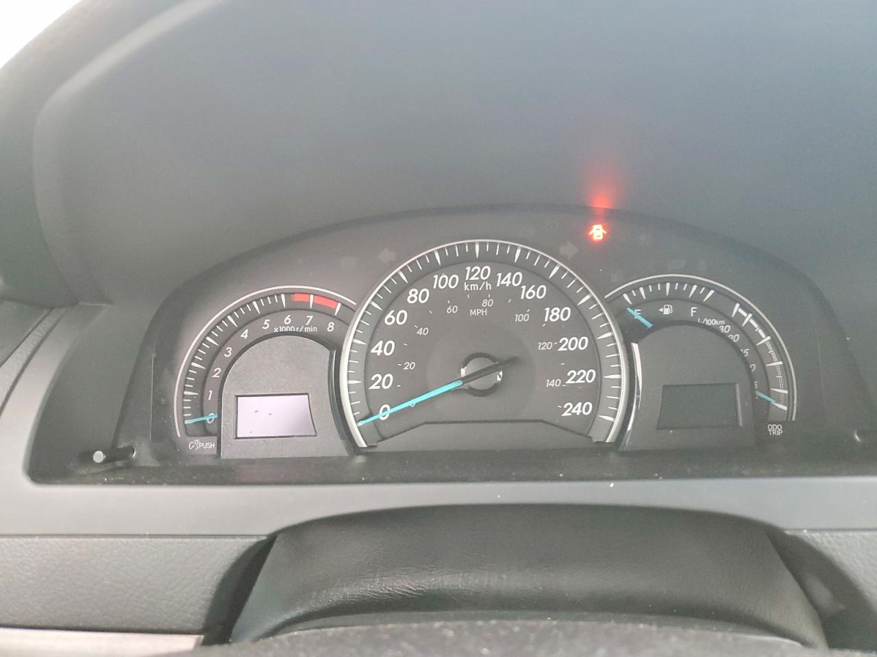 2015 TOYOTA CAMRY LE photo 9