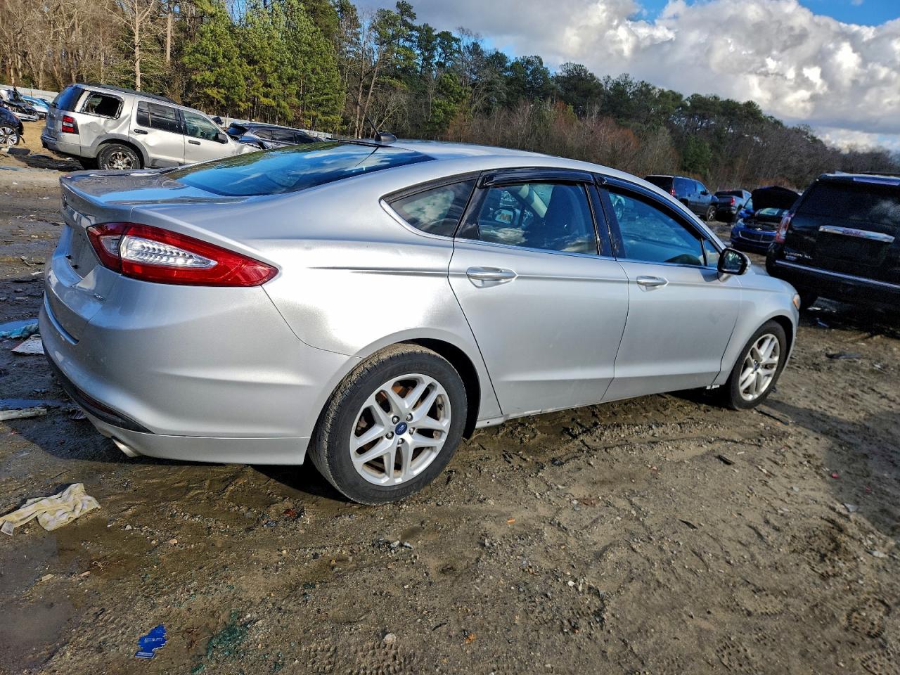 2015 FORD FUSION SE photo 3