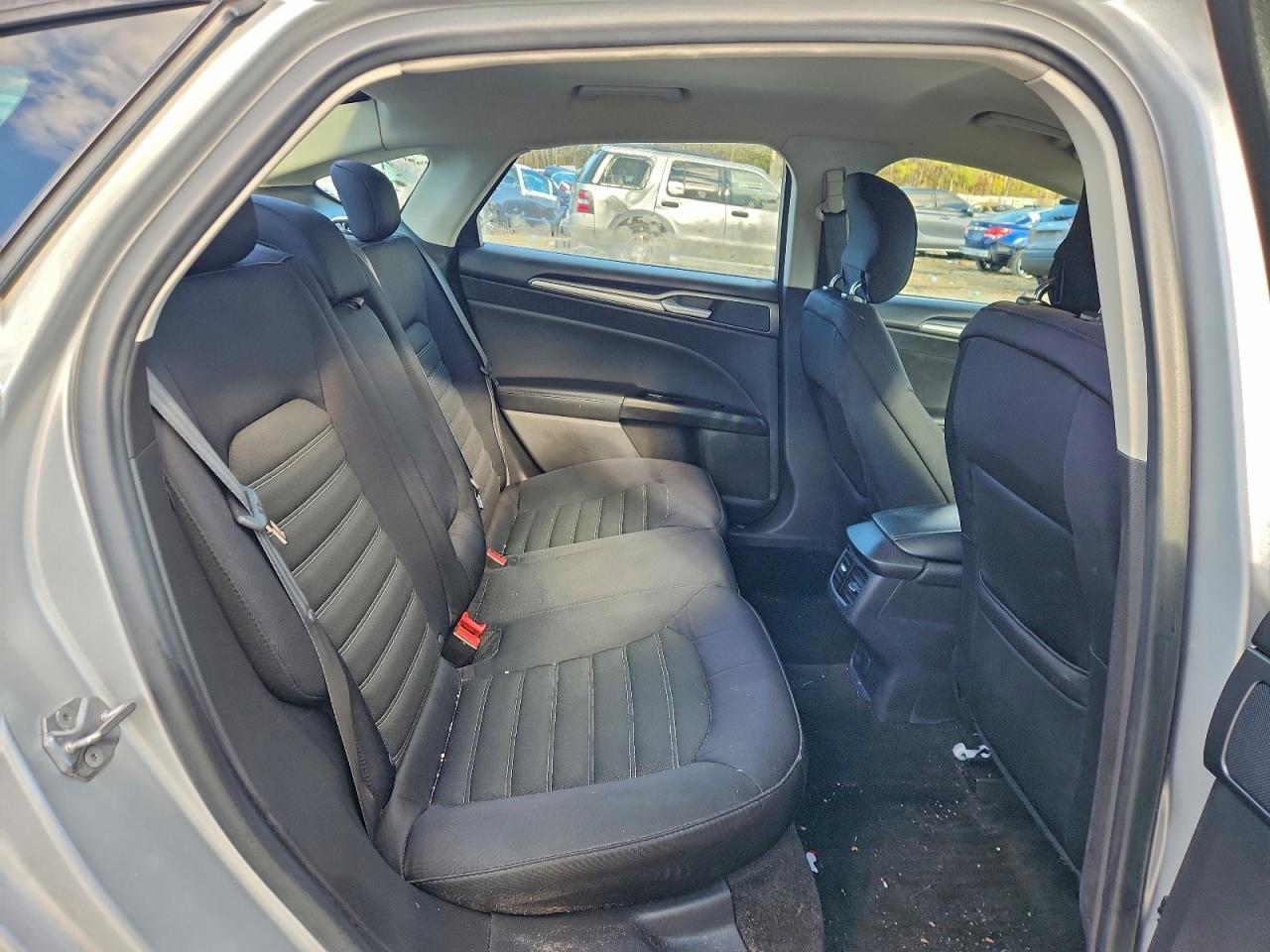 2015 FORD FUSION SE photo 10