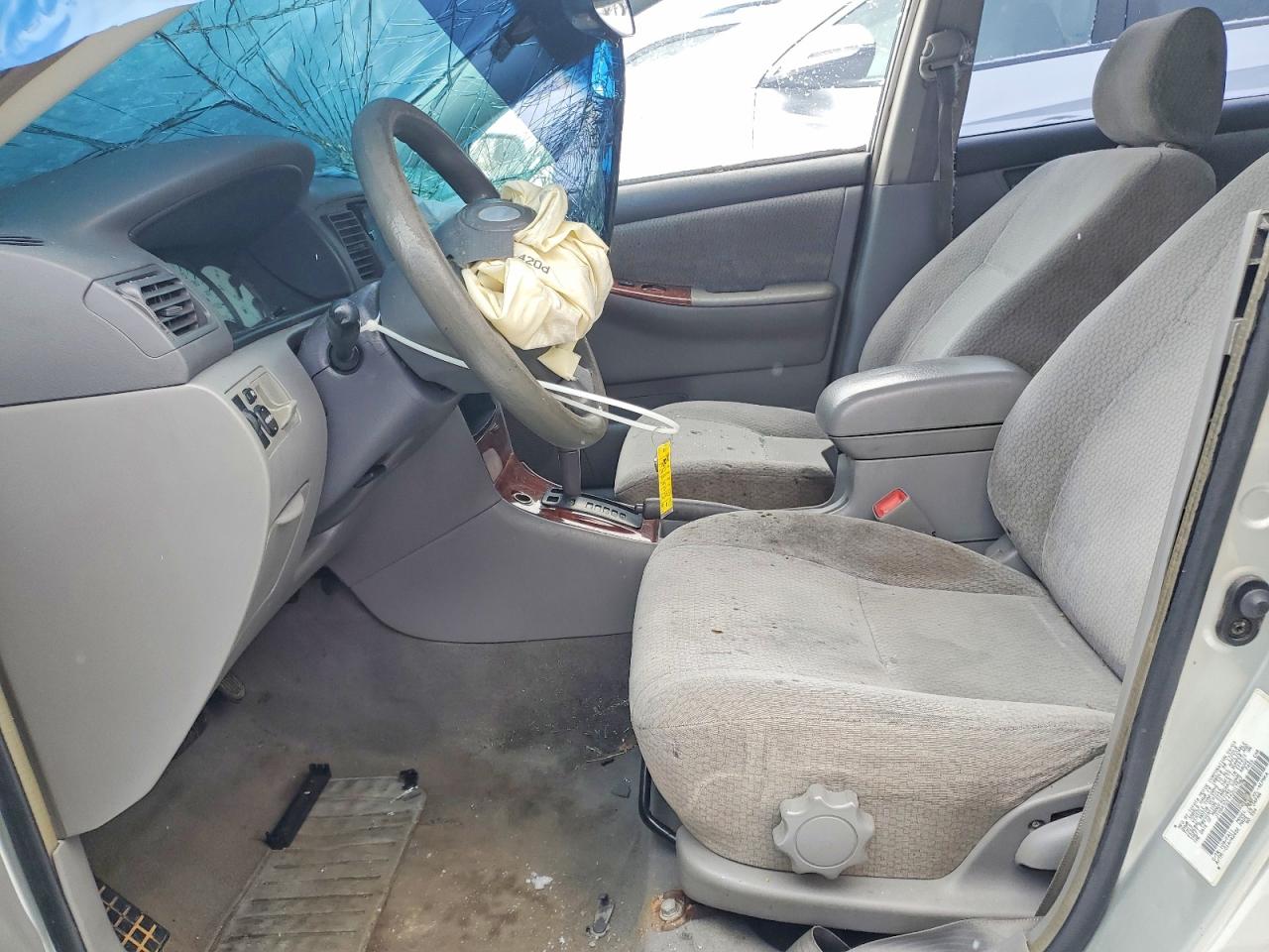 2004 TOYOTA COROLLA CE photo 7