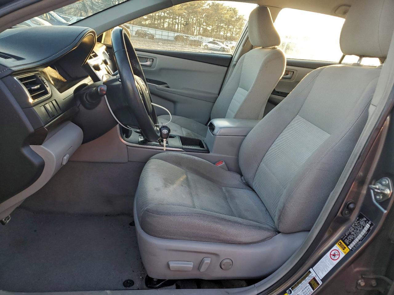 2016 TOYOTA CAMRY LE photo 13