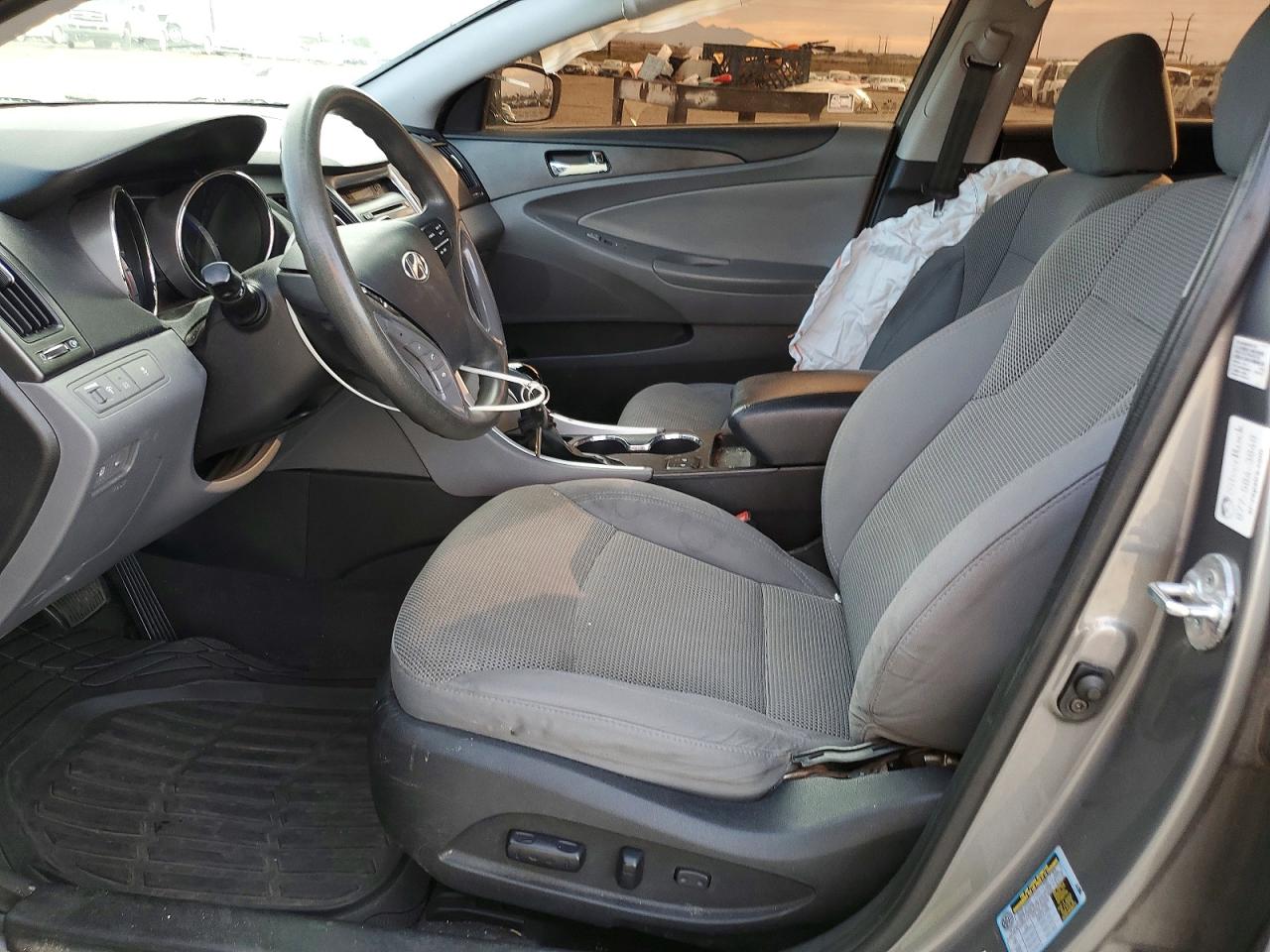 2014 HYUNDAI SONATA GLS photo 13