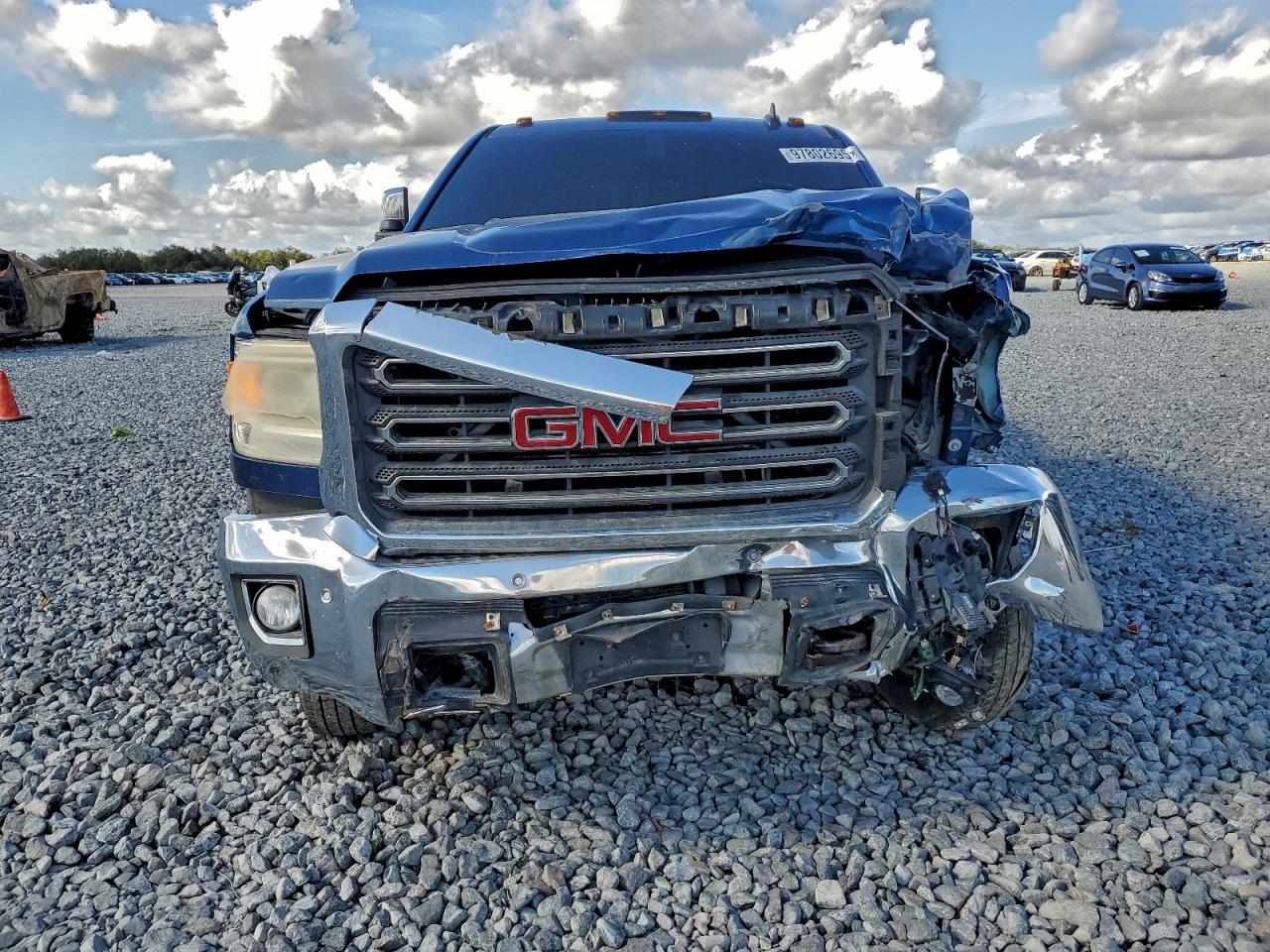 2015 GMC SIERRA K3500 SLT photo 9