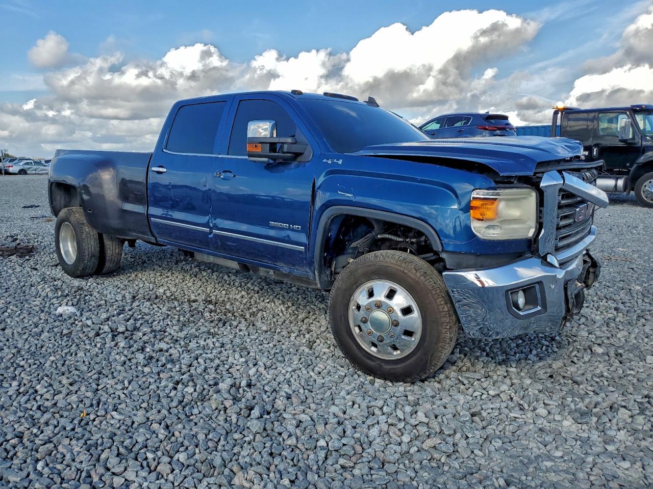 2015 GMC SIERRA K3500 SLT photo 7