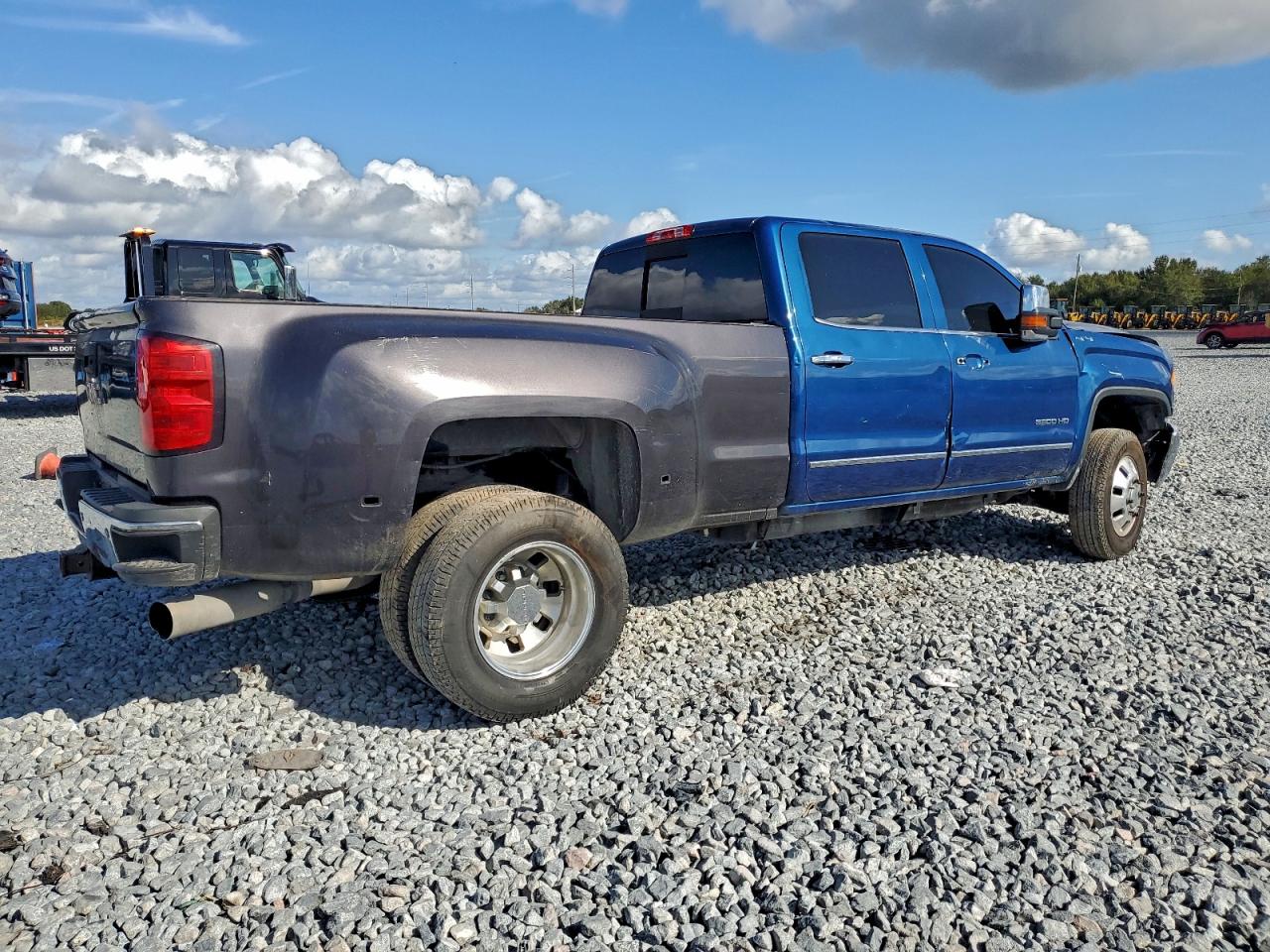 2015 GMC SIERRA K3500 SLT photo 5