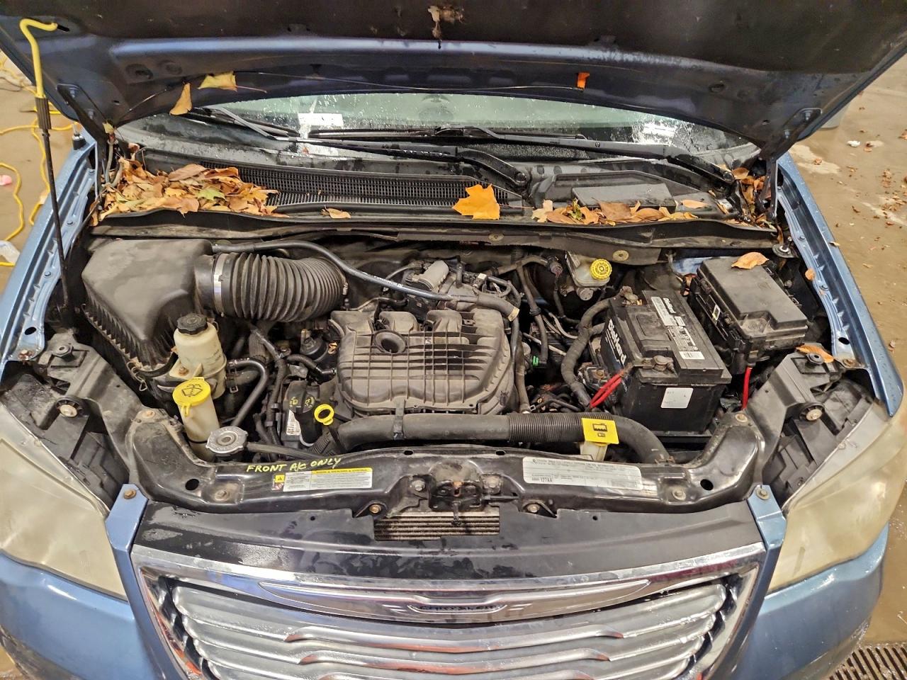 2011 CHRYSLER TOWN & COUNTRY TOURING photo 12