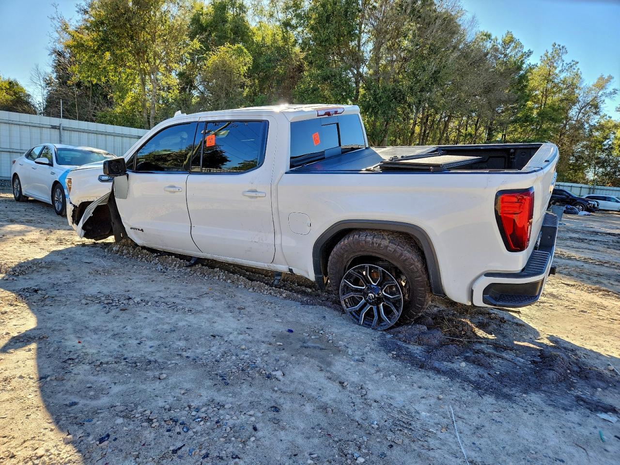 2020 GMC SIERRA K1500 AT4 photo 2