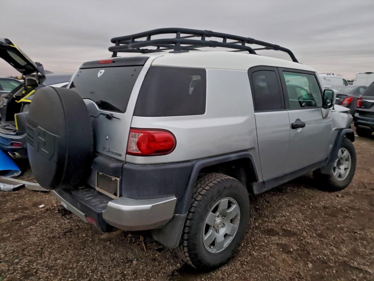 2007 TOYOTA FJ CRUISER photo 3
