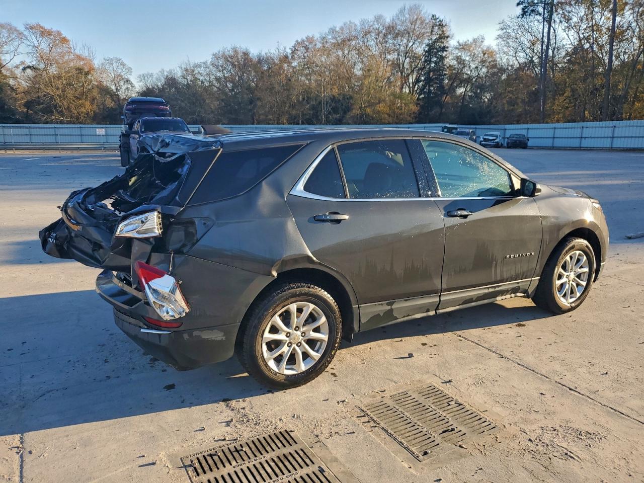 2019 CHEVROLET EQUINOX LT photo 3