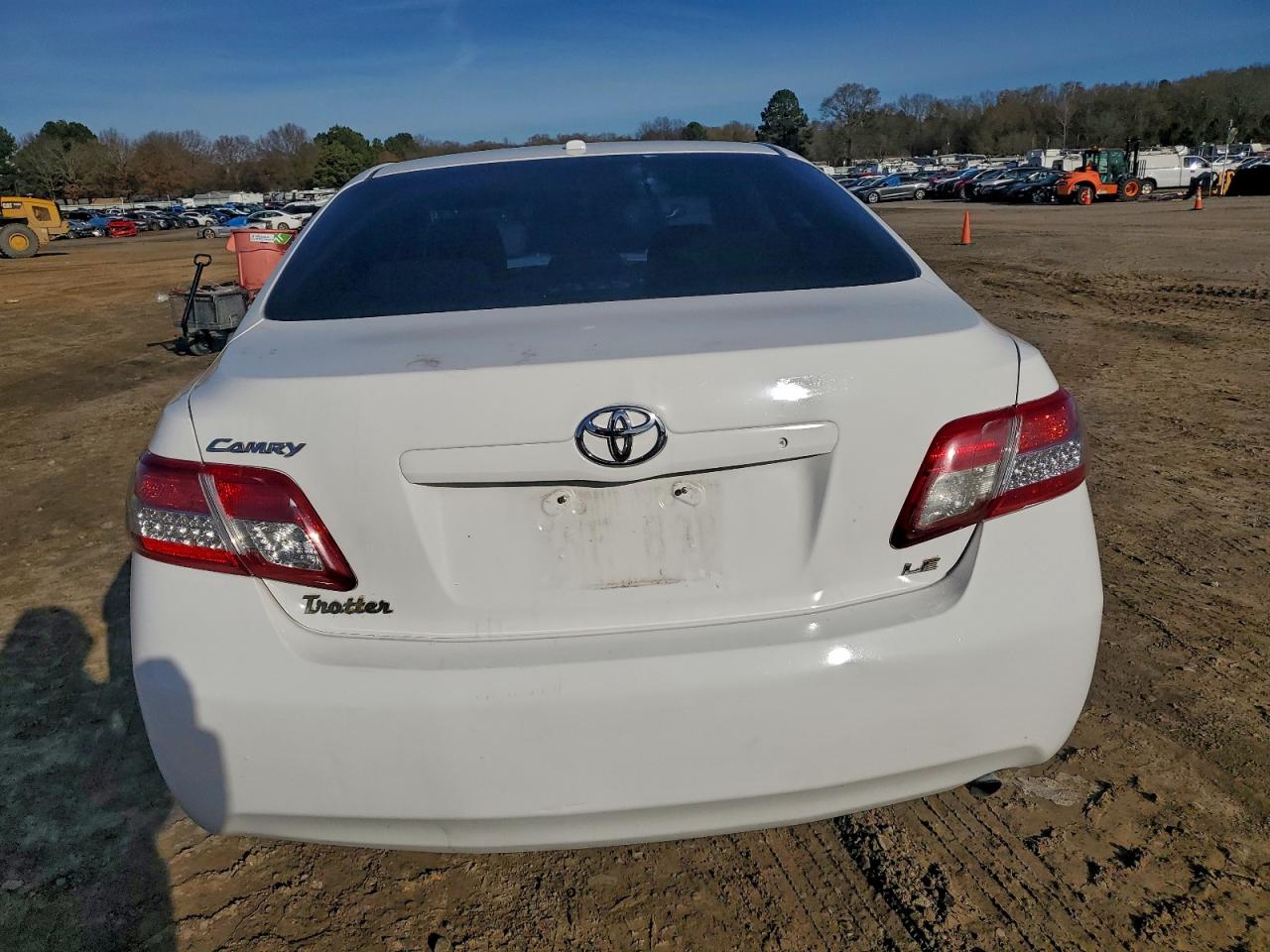 2011 TOYOTA CAMRY BASE photo 6