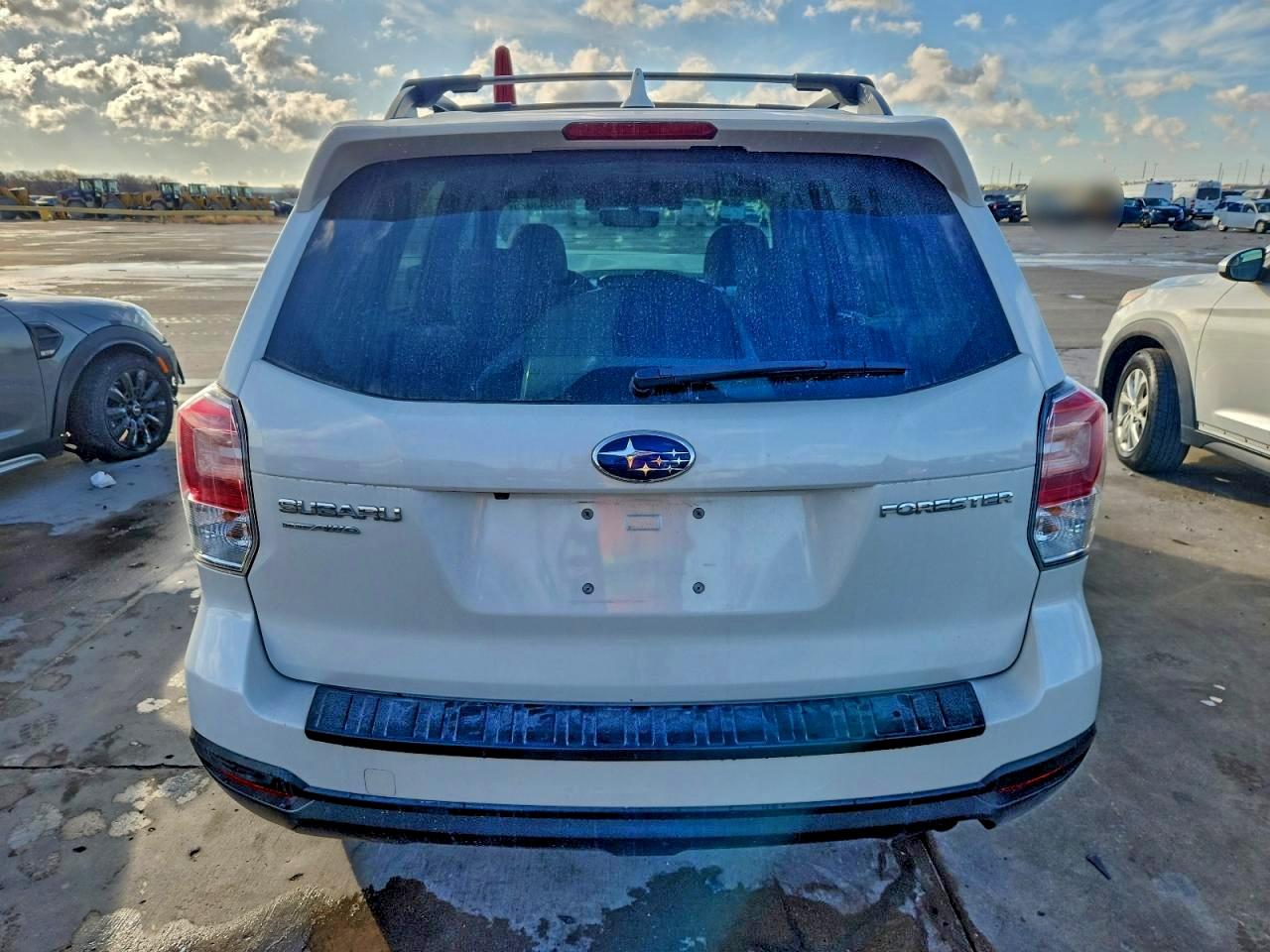 2018 SUBARU FORESTER photo 6
