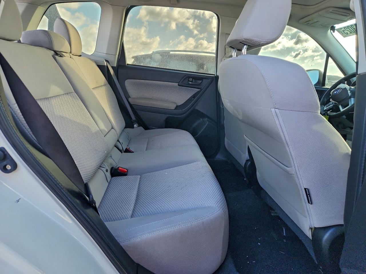 2018 SUBARU FORESTER photo 10