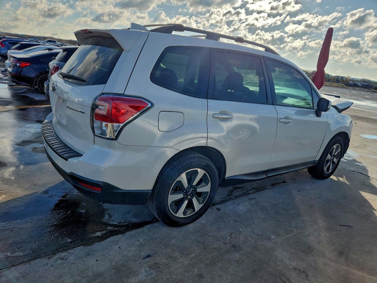 2018 SUBARU FORESTER photo 3