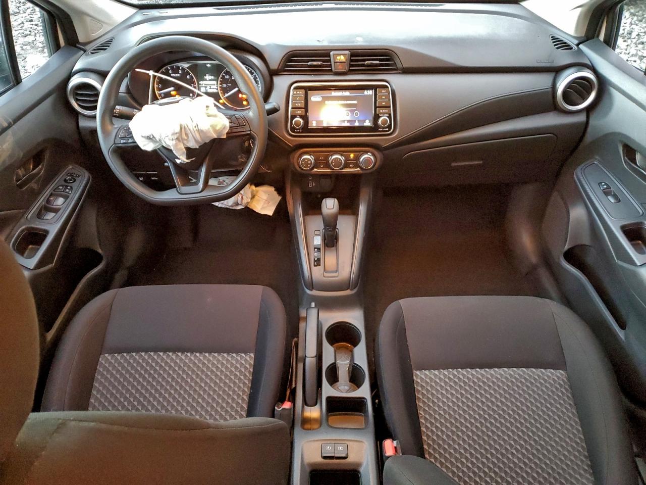 2024 NISSAN VERSA S photo 8