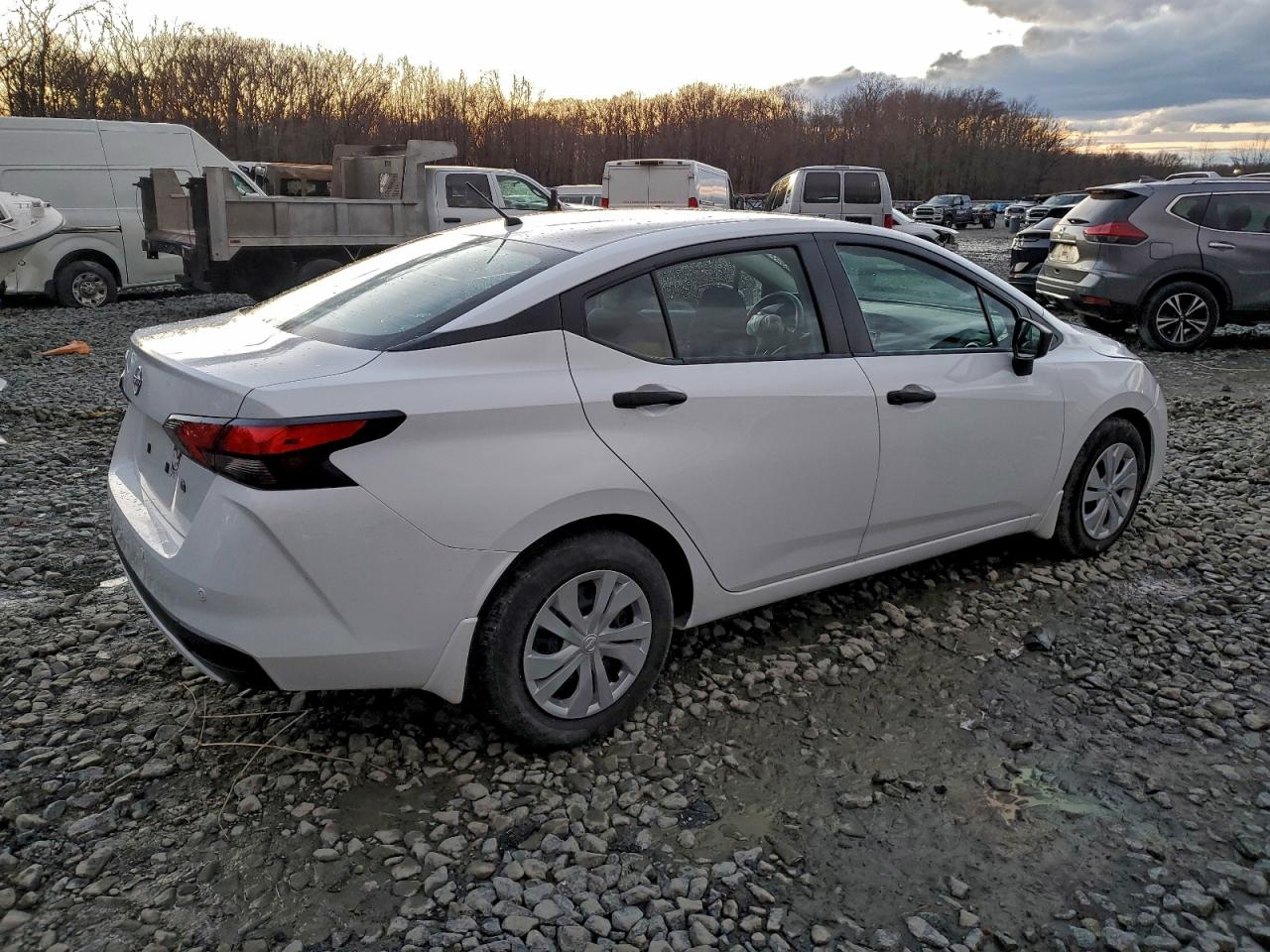 2024 NISSAN VERSA S photo 3