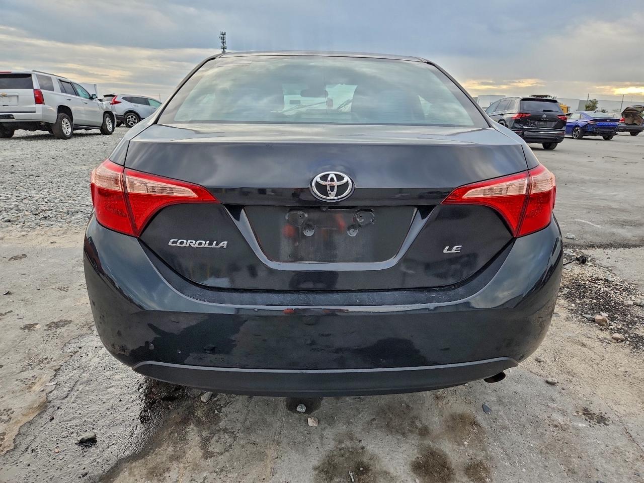 2019 TOYOTA COROLLA L photo 16